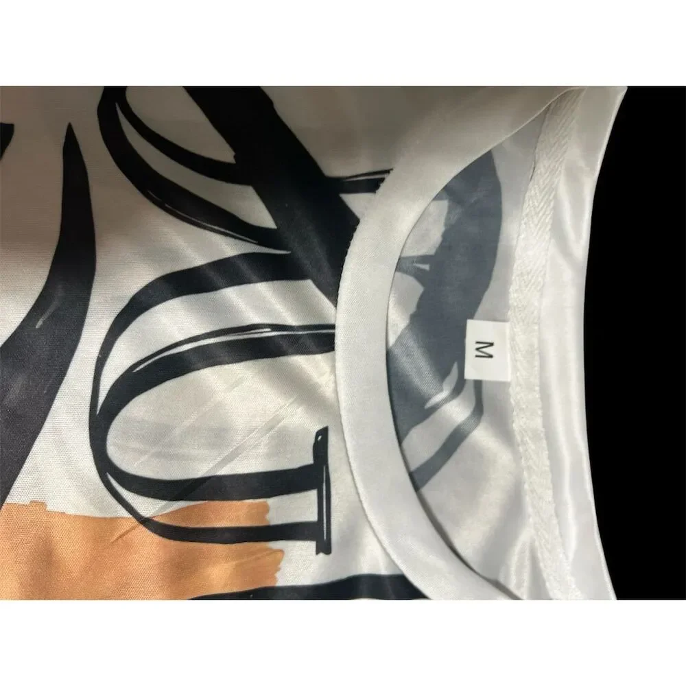 Vogue Graphic Art T-Shirt M Fashion Tee - Picture 4 of 5